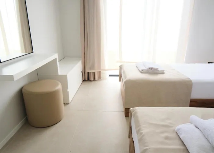 Ashta / Zen Vila *