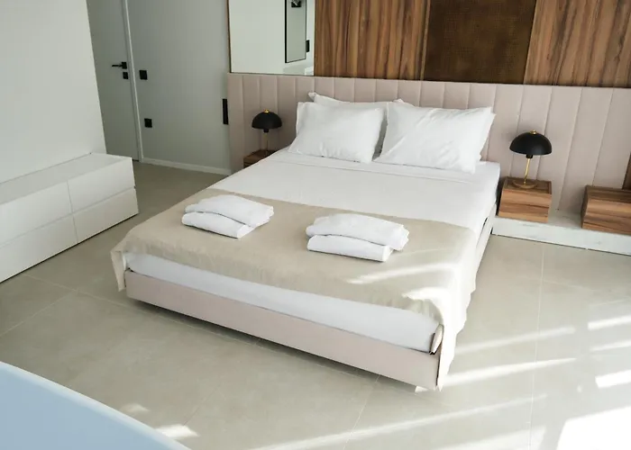Ashta / Zen Vila